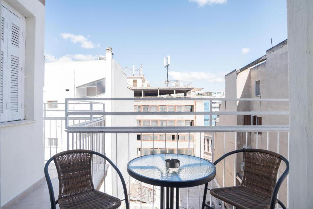 Apartamento Monastiraki 3-4 Blue Sky Atenas Exterior foto